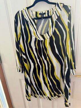 Alfani Black White Olive Abstract Keyhole Blouse